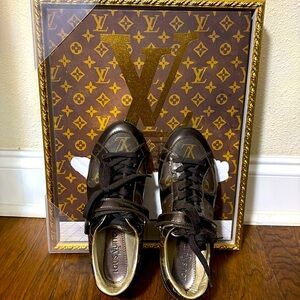 LOUIS VUITTON Monogram Sneakers🌼SIZE 6 EUC —Authentic 💯